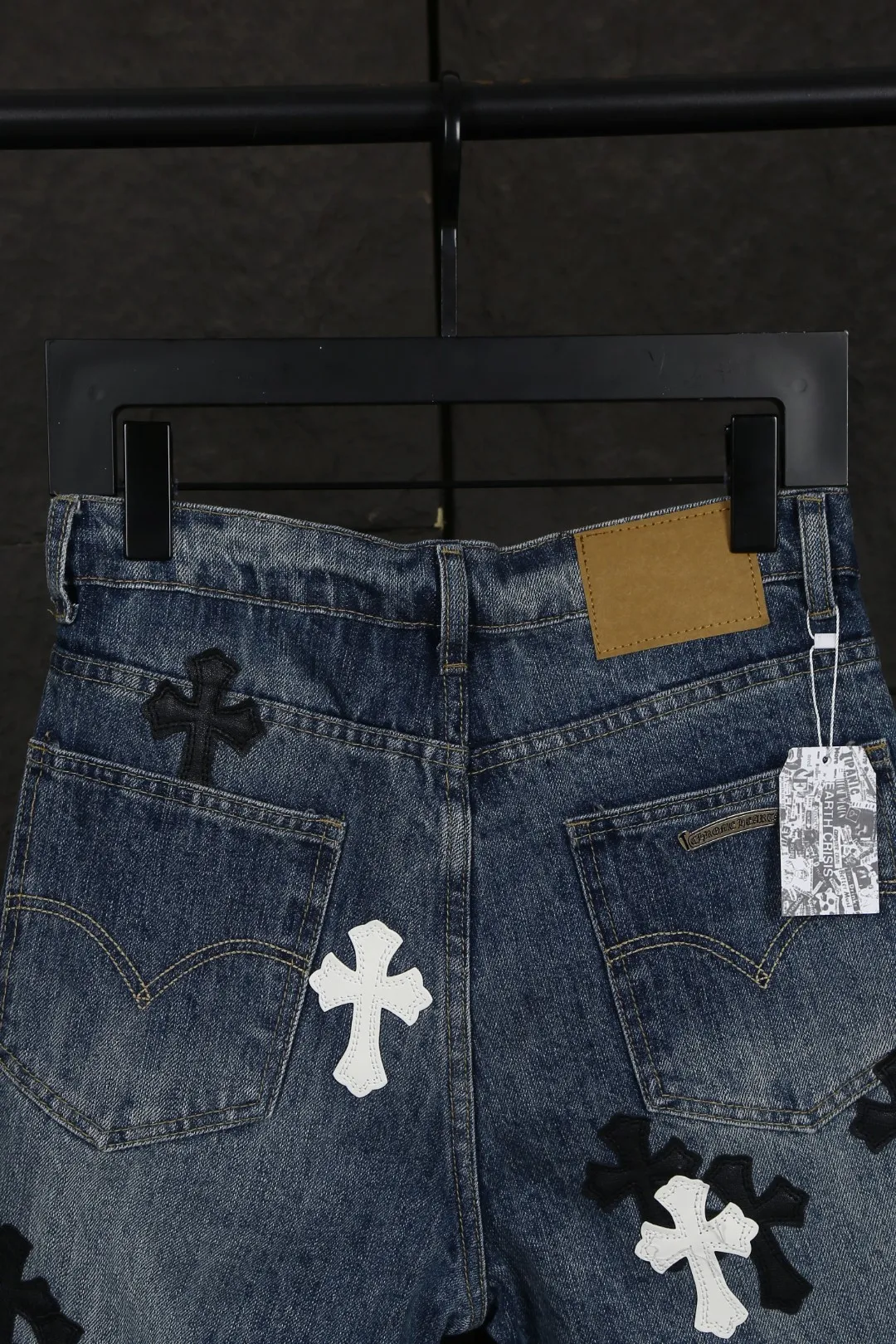 P260 Actual photo [High quality] Code: 25017# Color: Ice blue Size: S/28 to Fermentation wash and soft color fixation, soft and thick to wear. Details are all hand-polished and made with craftsmanship. All-over jacquard fabric has a unique design style. Multiple processes have been used to create a full retro feel. A niche and unique non-contrast shirt. Customized distressed spray-painted buttons. Every detail is crafted with craftsmanship.